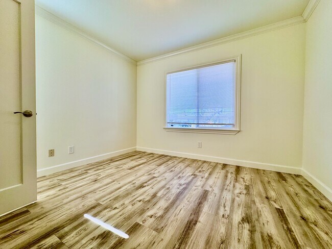 Building Photo - 15110 Woodard Rd