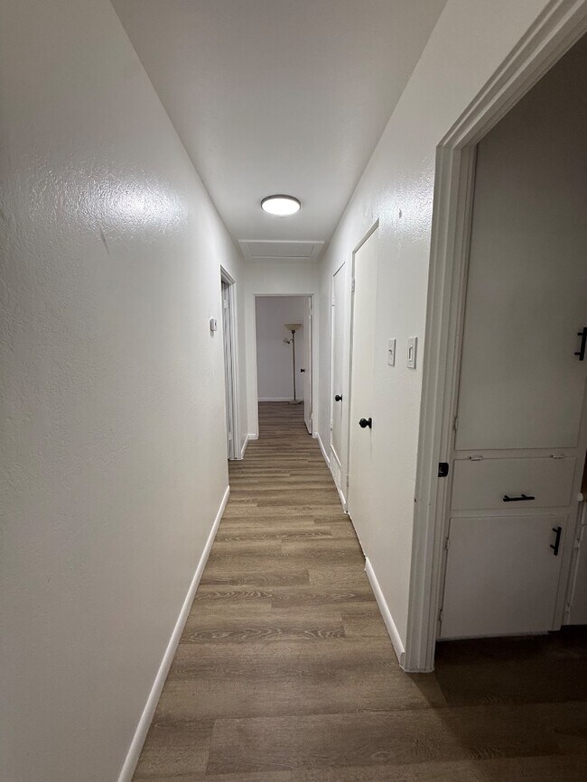 Building Photo - 1126 Stratton Dr