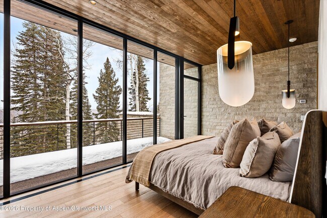 Building Photo - 99 Forest Ln