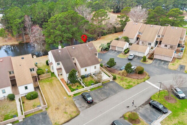 Building Photo - 4088 Fairway Lakes Dr