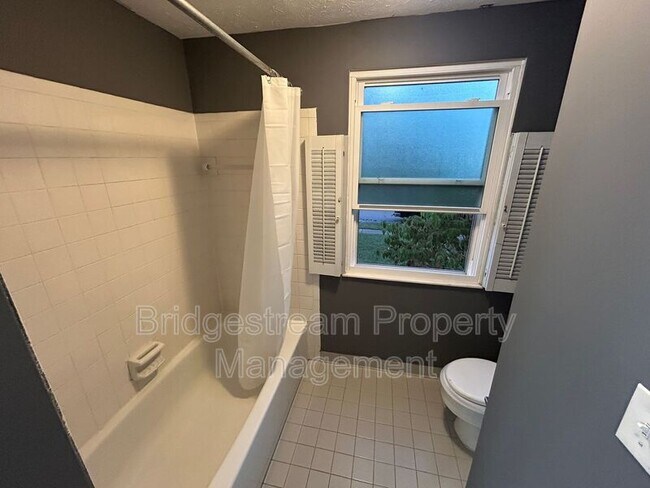 Building Photo - 1381 Firethorne Dr