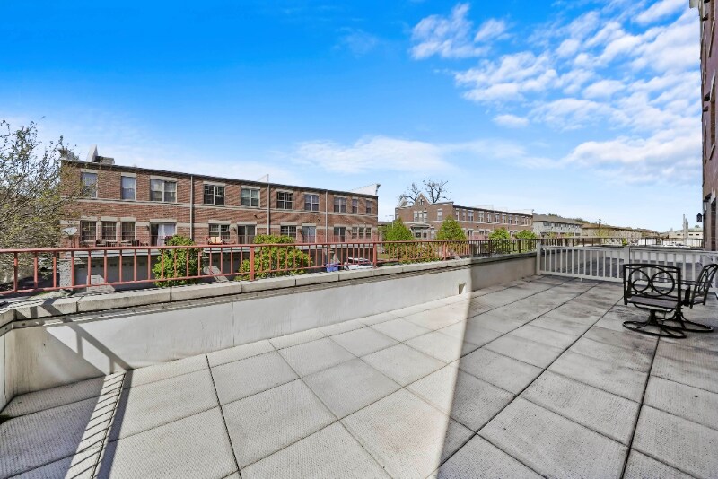 Building Photo - 6636 W 65th St
