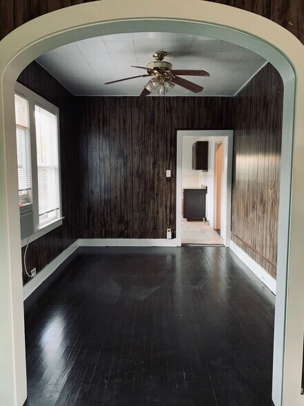 Dining room next to kitchen - 1041 W Kings Hwy