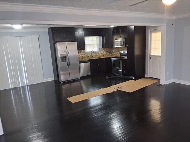 Building Photo - 6680 Cambridge Dr