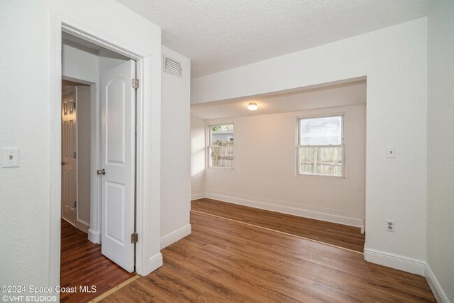 Building Photo - 2154 Henry St NE