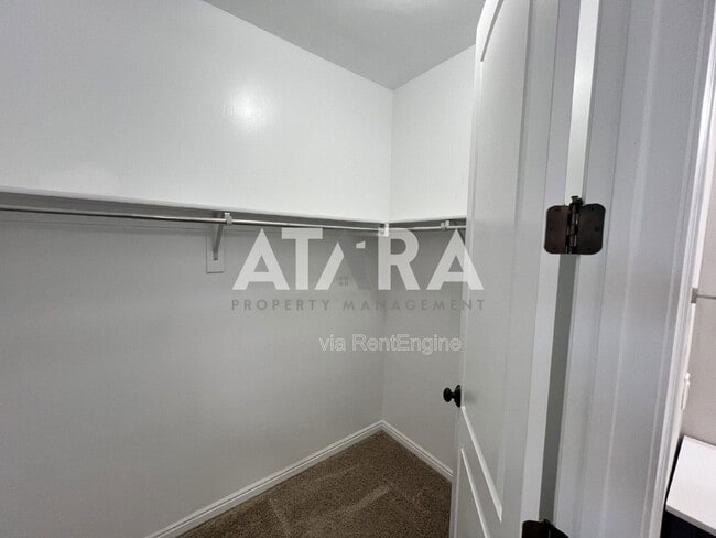 Building Photo - 11447 Open View Ln