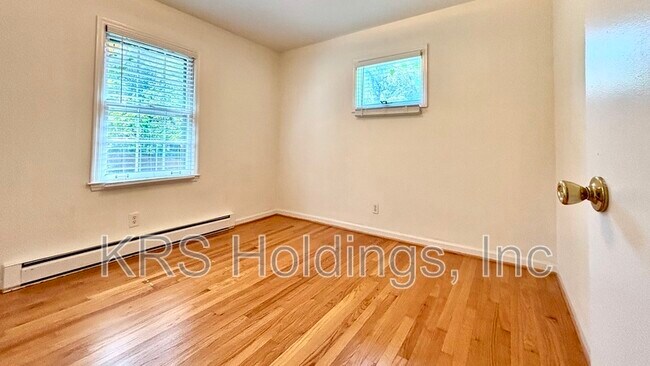 Building Photo - 252 Old Lynchburg Rd