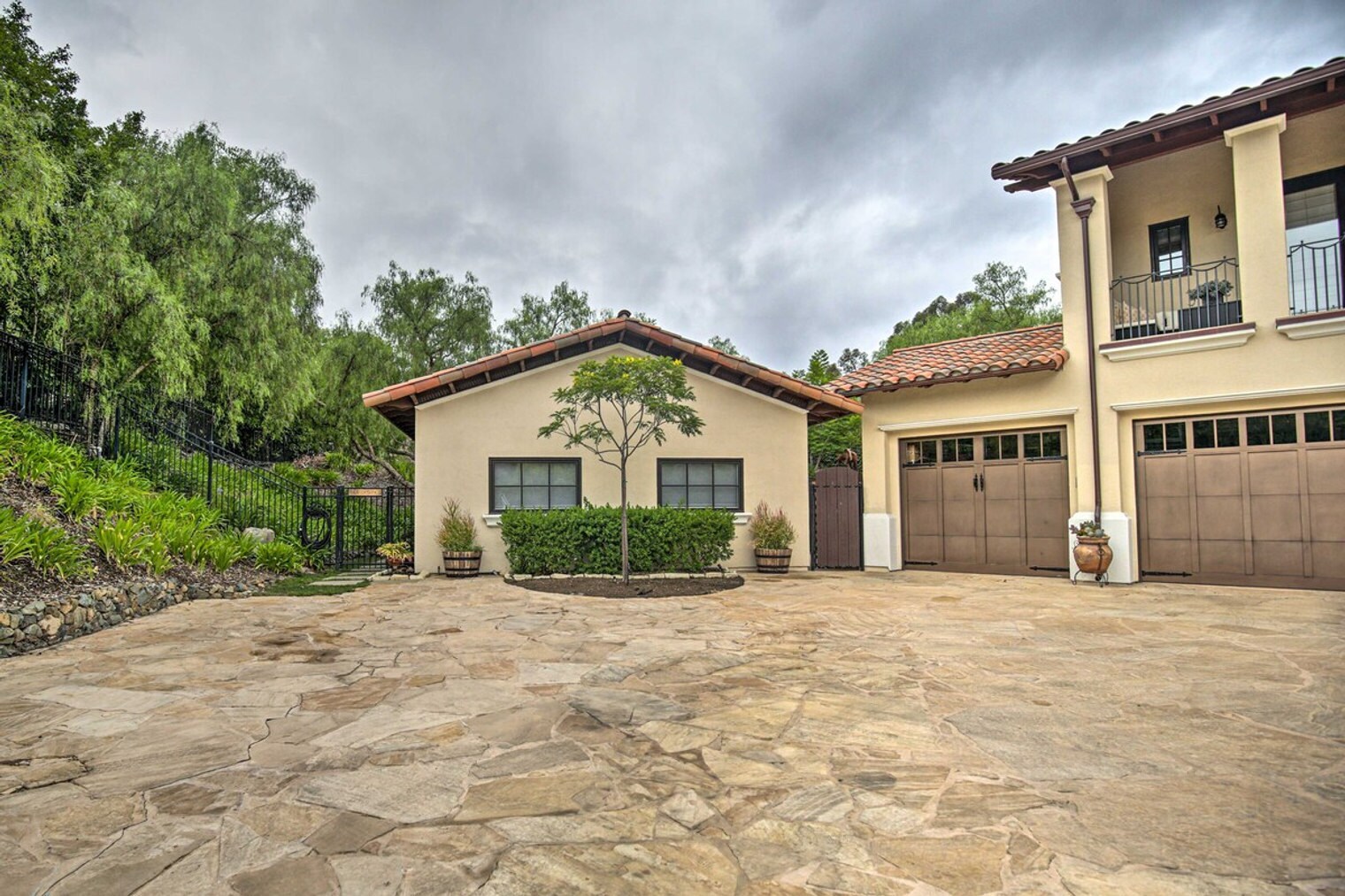 Building Photo - 7717 La Orquidia