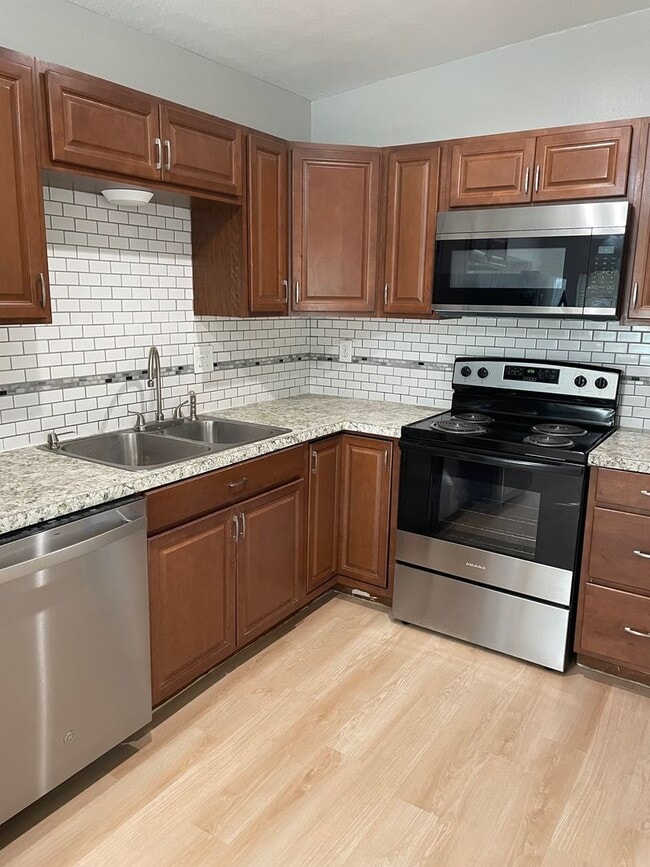 Building Photo - Winter Park 3 Bedroom 2 Bath Renovated!