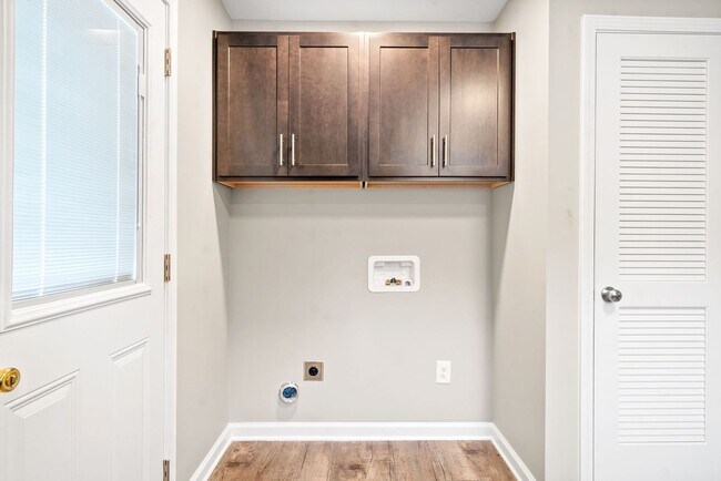 Building Photo - 147 Darlene Dr