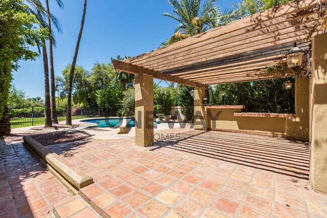 Building Photo - 49 Biltmore Estates Dr