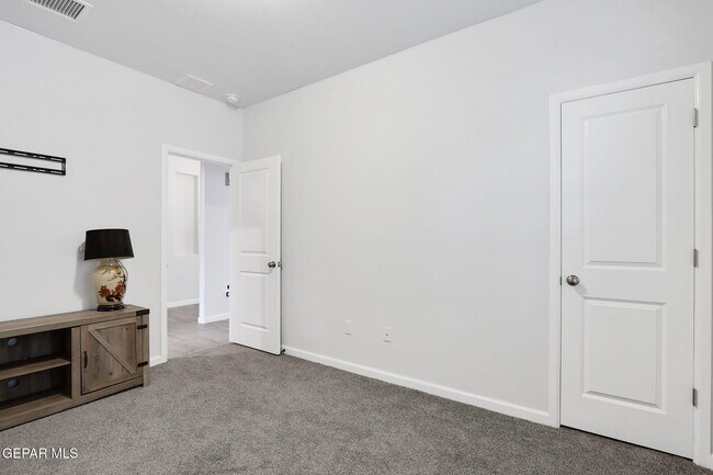 Building Photo - 1122 Gallium Ave