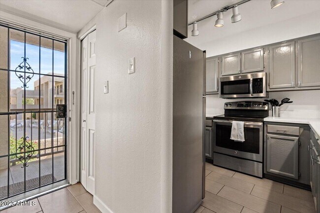 Building Photo - 7474 E Earll Dr