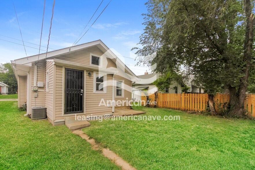 Building Photo - 1829 N Harding St