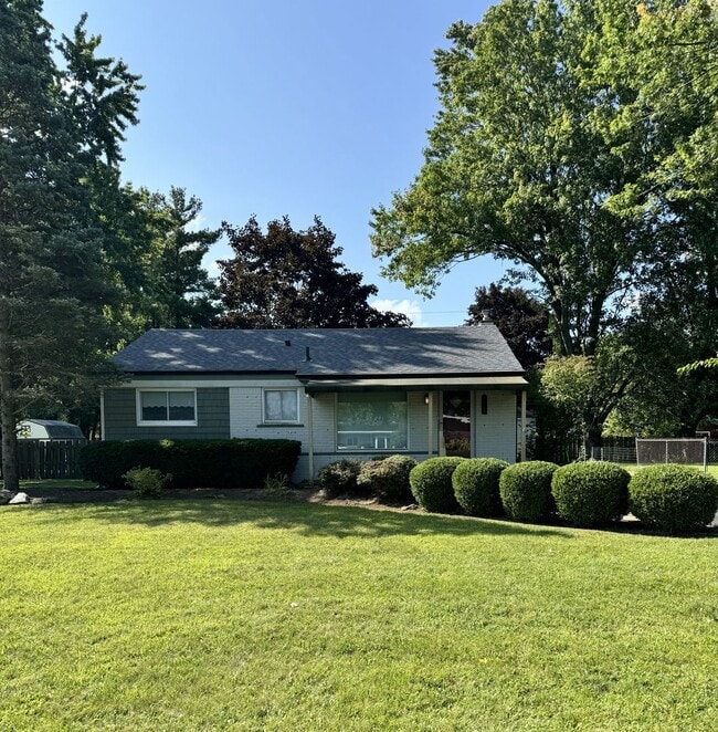 Primary Photo - 2 Bedroom 2 Bath home - Quiet Area - Video...