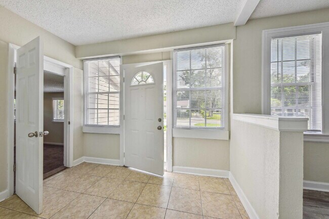 Building Photo - Renovated 3-Bedroom Home in the Heart of Murray Hill!