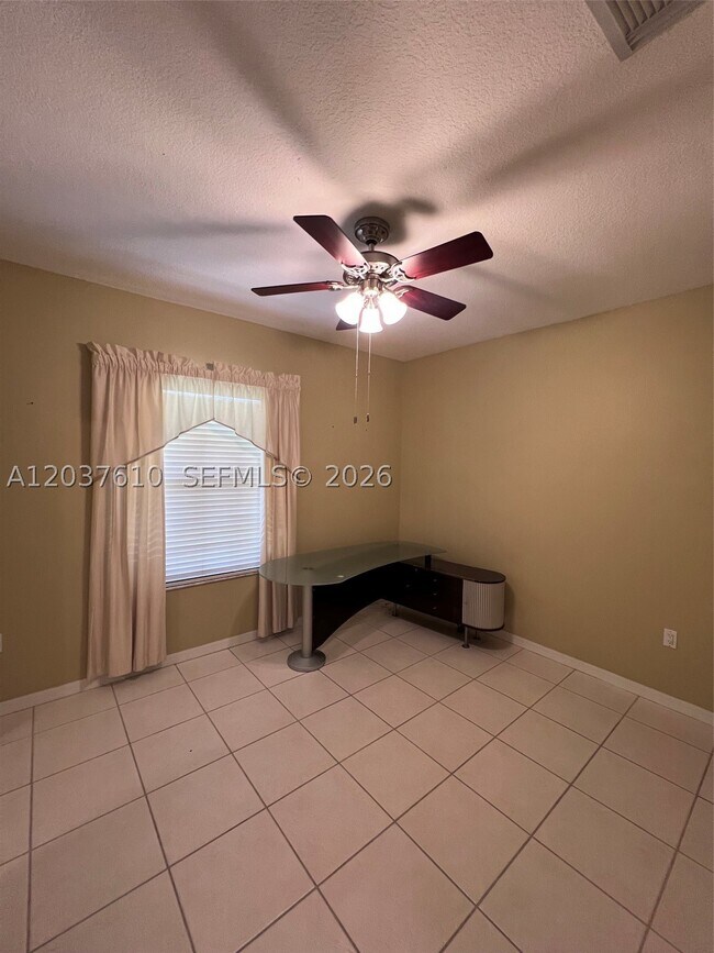 Building Photo - 10155 SW 159th Ct