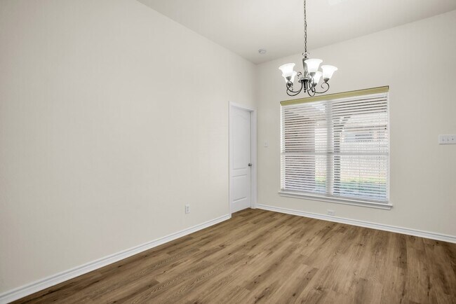 Building Photo - 2005 Ridgeview Ct