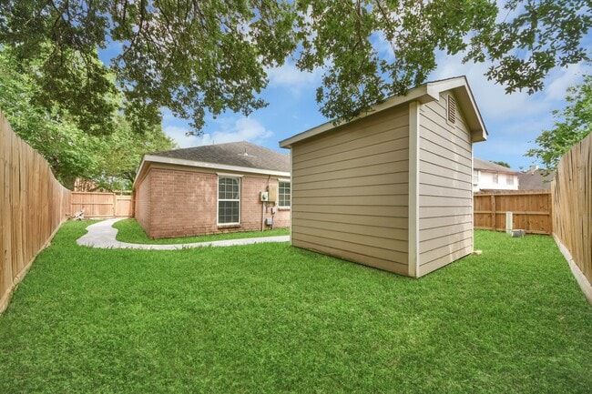 Building Photo - 5039 E Pagewick Dr