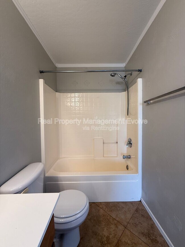 Building Photo - 22621 W Yavapai St