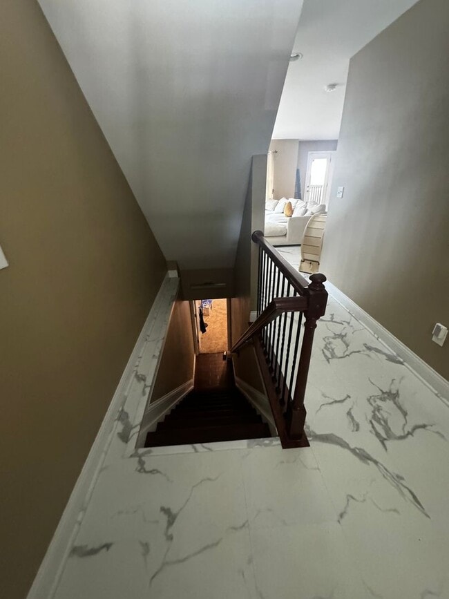 Building Photo - 3 Bedroom Single Family Home in Cincinnati