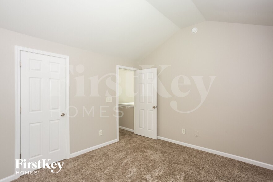 Building Photo - 5842 Brookfield Pointe Dr