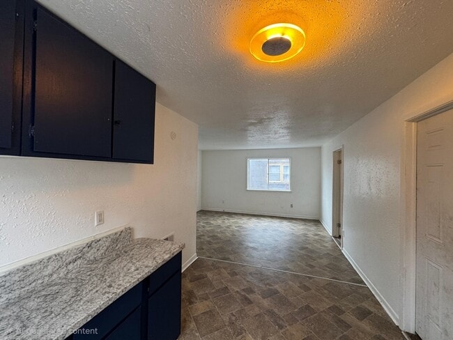 Building Photo - 14925 Mendota St