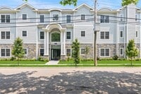 Building Photo - 22 Sagamore Hill Dr