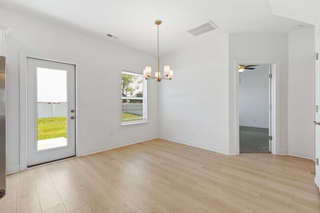 Building Photo - 429 Guethlein Dr