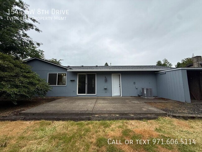 Building Photo - 1544 SW 8th Dr