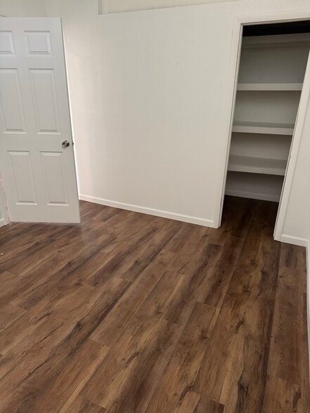 Building Photo - 517 3rd St