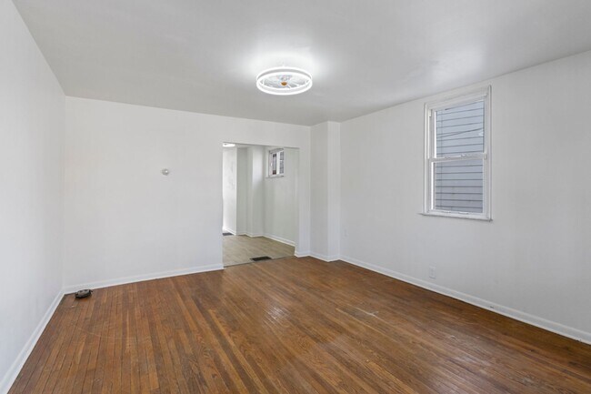 Building Photo - 117 River Ave