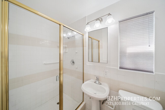 Building Photo - 503 Burchett St