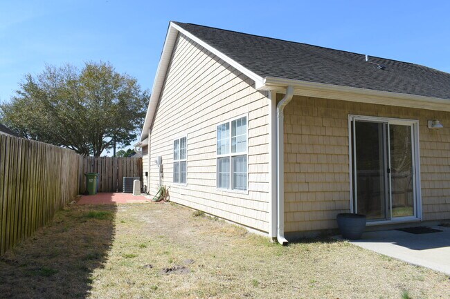 Building Photo - 1528 Wagon Ct