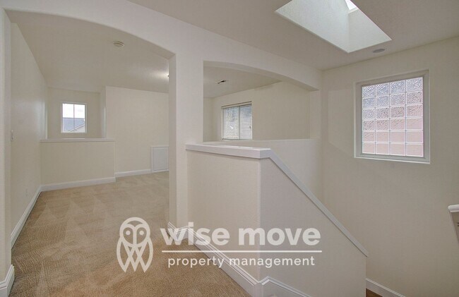 Building Photo - East Vancouver- Beautiful 5 bedroom