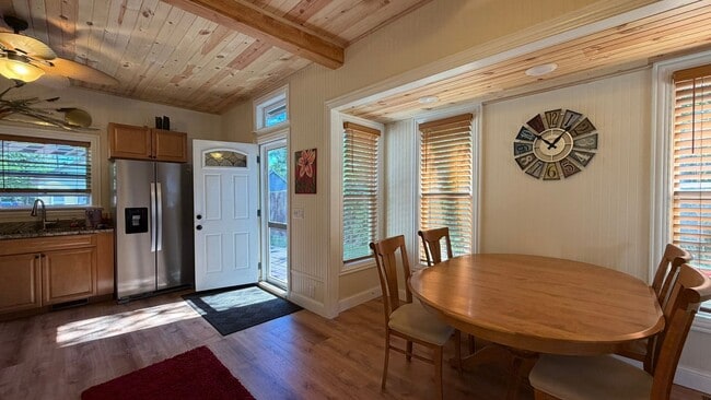 Building Photo - Charming 2 Bedroom Furnished Home on E. Front Street in TC