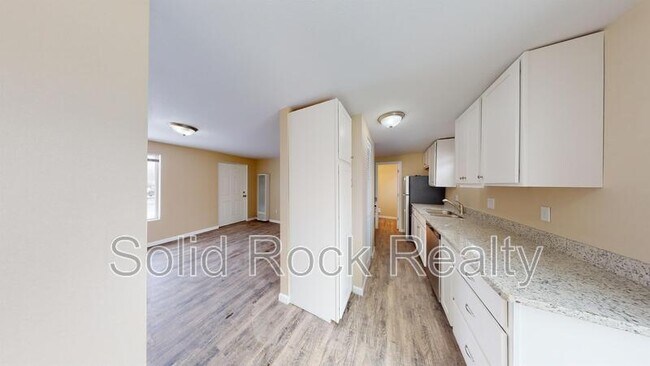 Building Photo - 2411 E St Vrain St