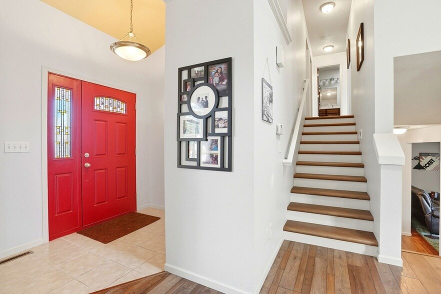 Building Photo - 235 Lockmoor Ave