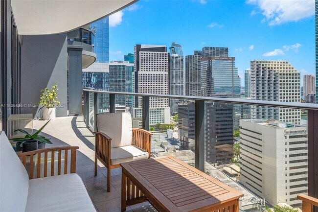Building Photo - 1000 Brickell Plaza