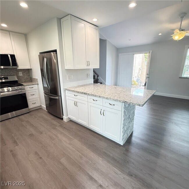 Building Photo - 508 Woodcrest Ct