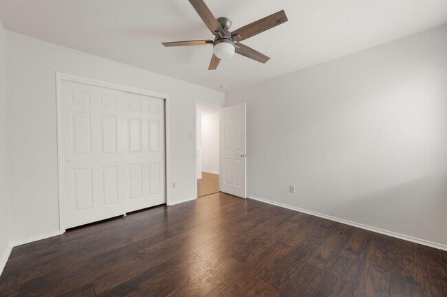 Building Photo - 3844 Willie Mays Ln