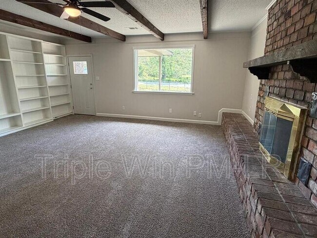 Building Photo - 17512 Bradshaw Rd