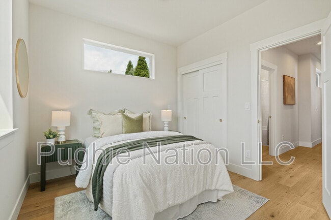 Building Photo - 4142 3rd Ave NW