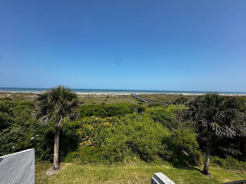 Building Photo - 890-A1A A1A Beach Blvd