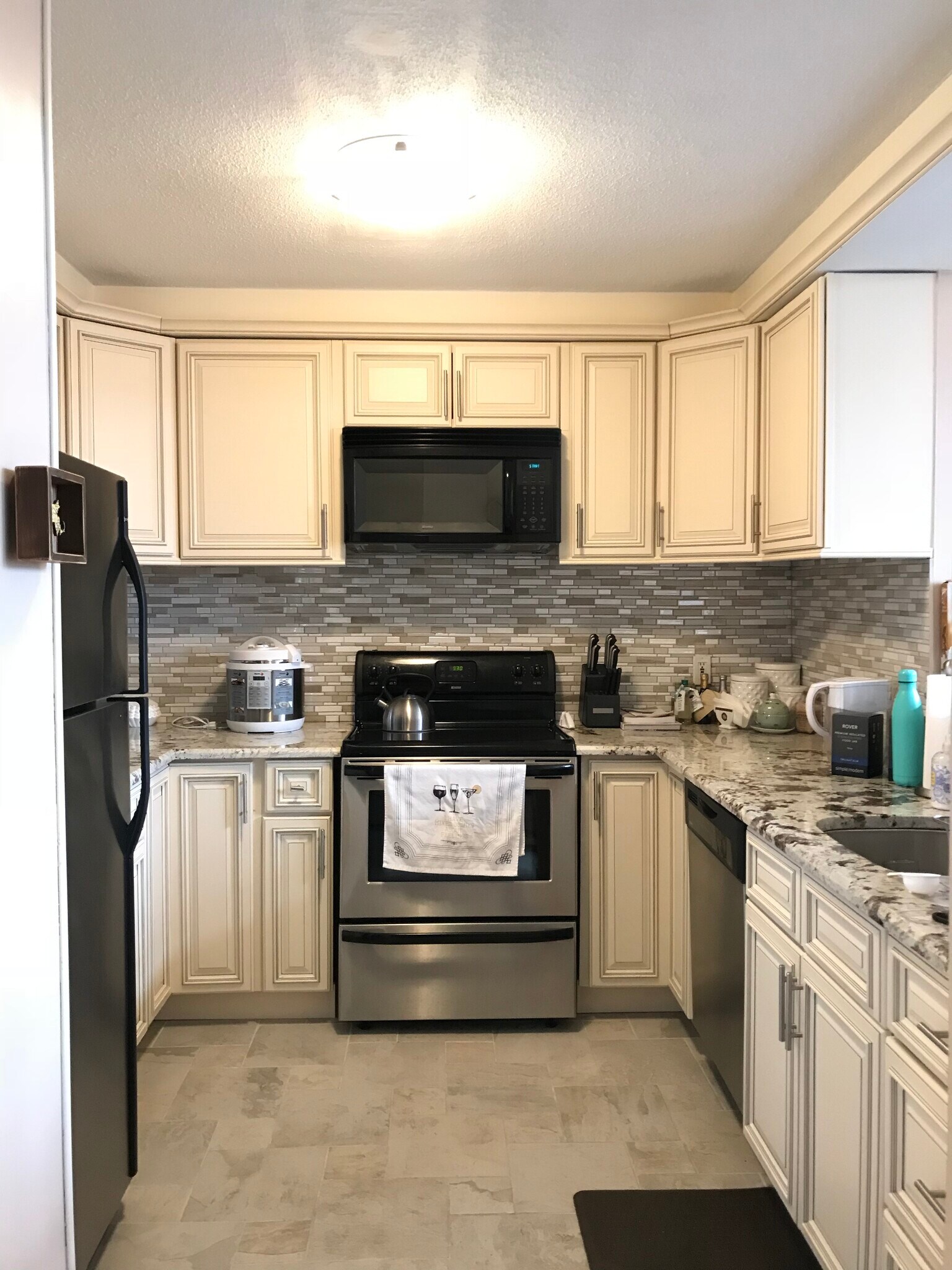 Kitchen - 150 Orleans St