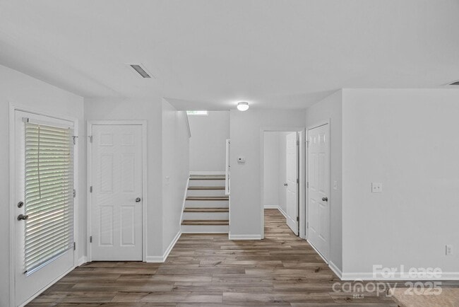 Building Photo - 237 Aershire Ct