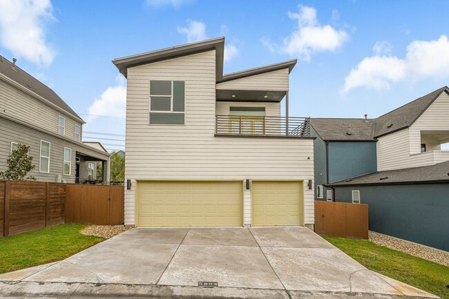 Building Photo - Beautiful Furnished Rental