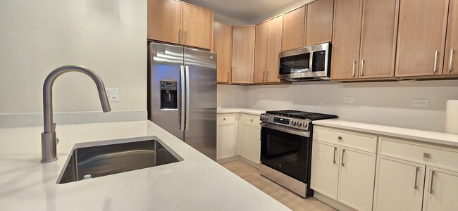 Primary Photo - 432 S Maple Ave