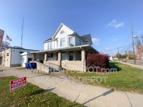 Building Photo - 302 W State St