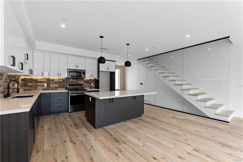 Building Photo - 11860 W Flower Ln